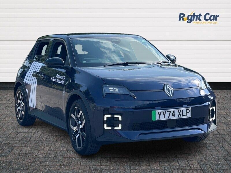 Midnight blue with diamond black New 2025 Renault R5 Techno Hatchback | £26,999 (Fair price) - Image 1/4