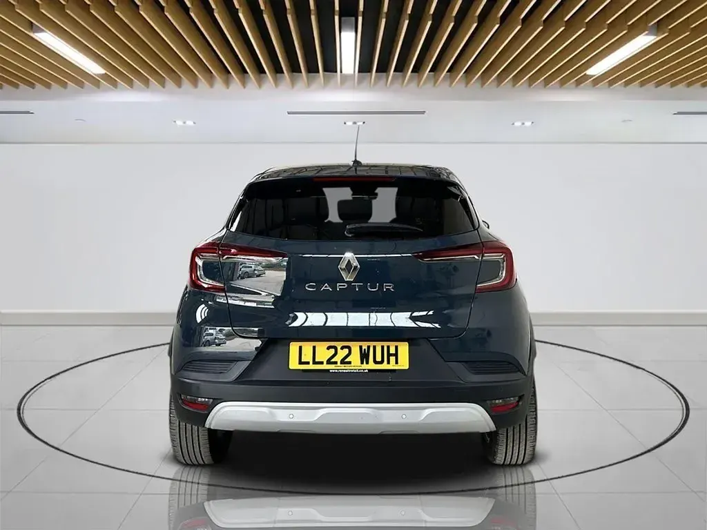 Second-hand Renault Captur Iconic 90 CP (66 kW) 2022 Albastru SUV