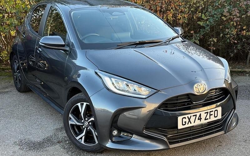 Used Toyota Yaris Hybrid Design 116 HP (85 kW) 2024 Grey Hatchback