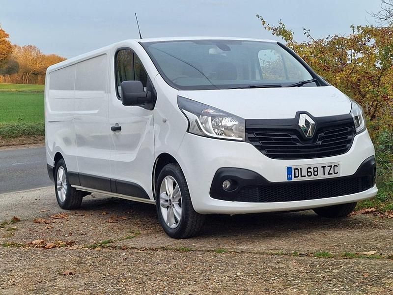 White Used 2018 Renault Trafic Business Van | £9,990 (Good price) - Image 1/4