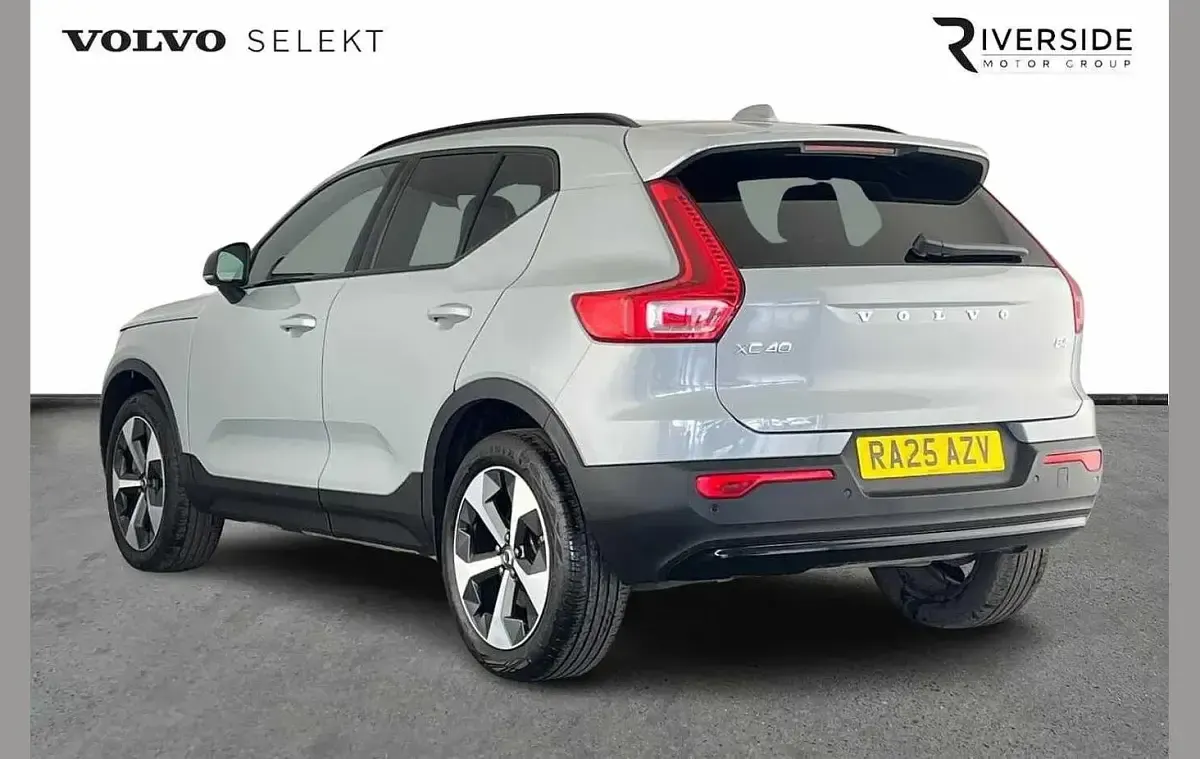Used Volvo XC40 Plus 197 HP (144 kW) 2025 Vapour grey SUV
