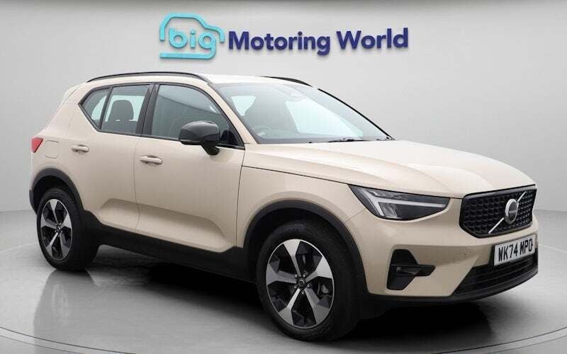 Used 2026 Volvo XC40 Plus SUV | £32,300 (Good price) - Image 1/4