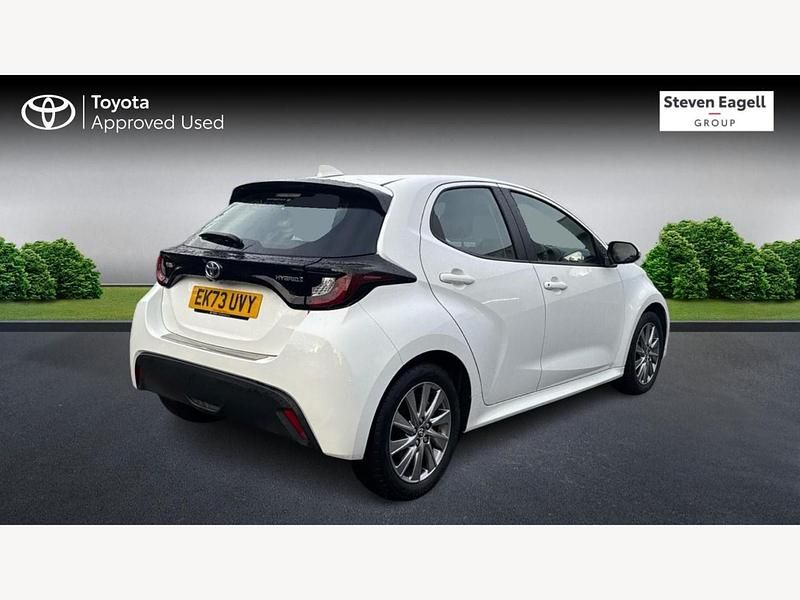 Used Toyota Yaris Hybrid 2023 White Hatchback