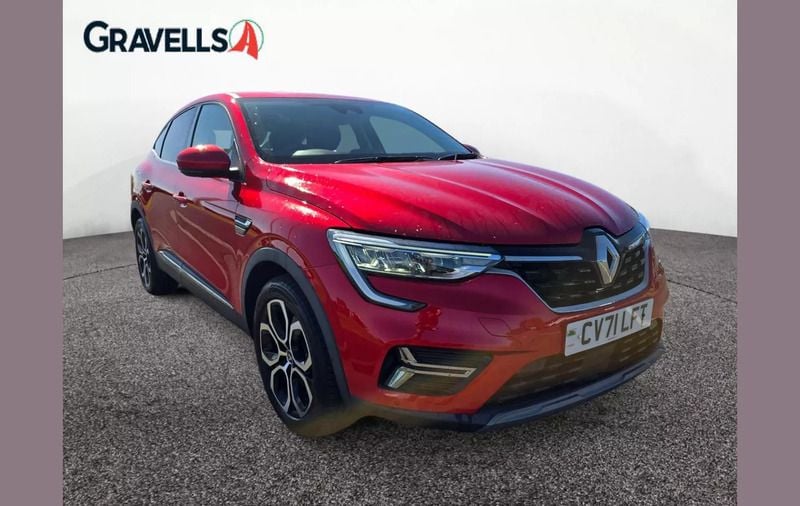 Used Renault Arkana Version S 142 HP (104 kW) 2022 Red SUV
