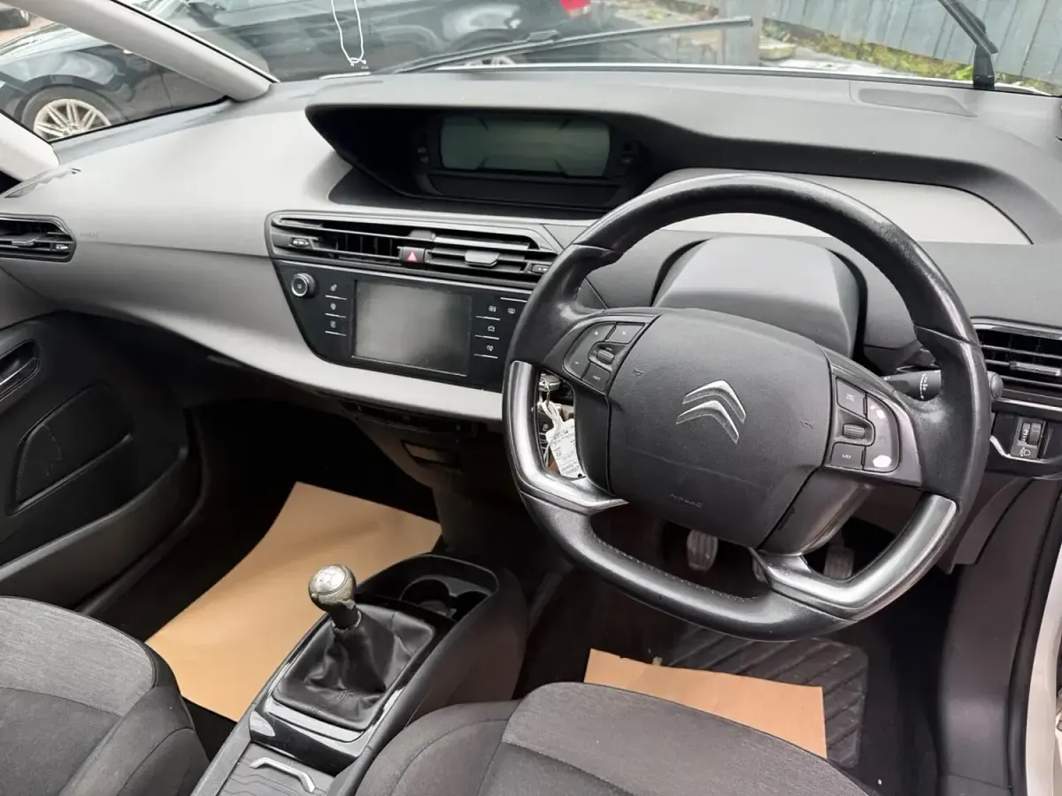Used Citroën C4 Picasso VTR Sport 2014 White MPV
