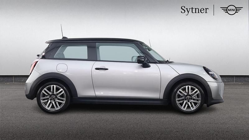 Used Mini Cooper Hatch 154 HP (113 kW) 2024 Silver Hatchback