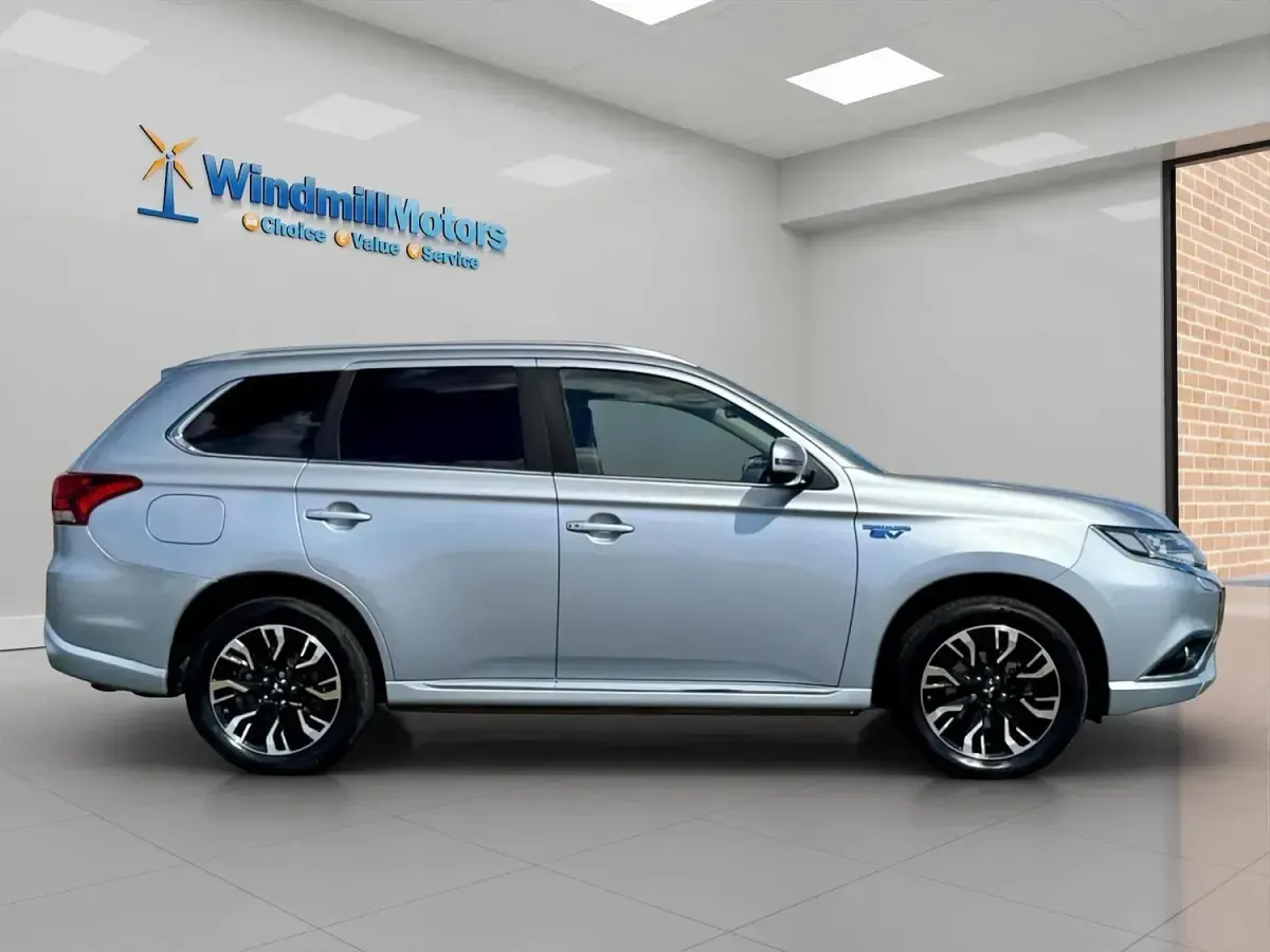 Used Mitsubishi Outlander P-HEV 2017 Silver
