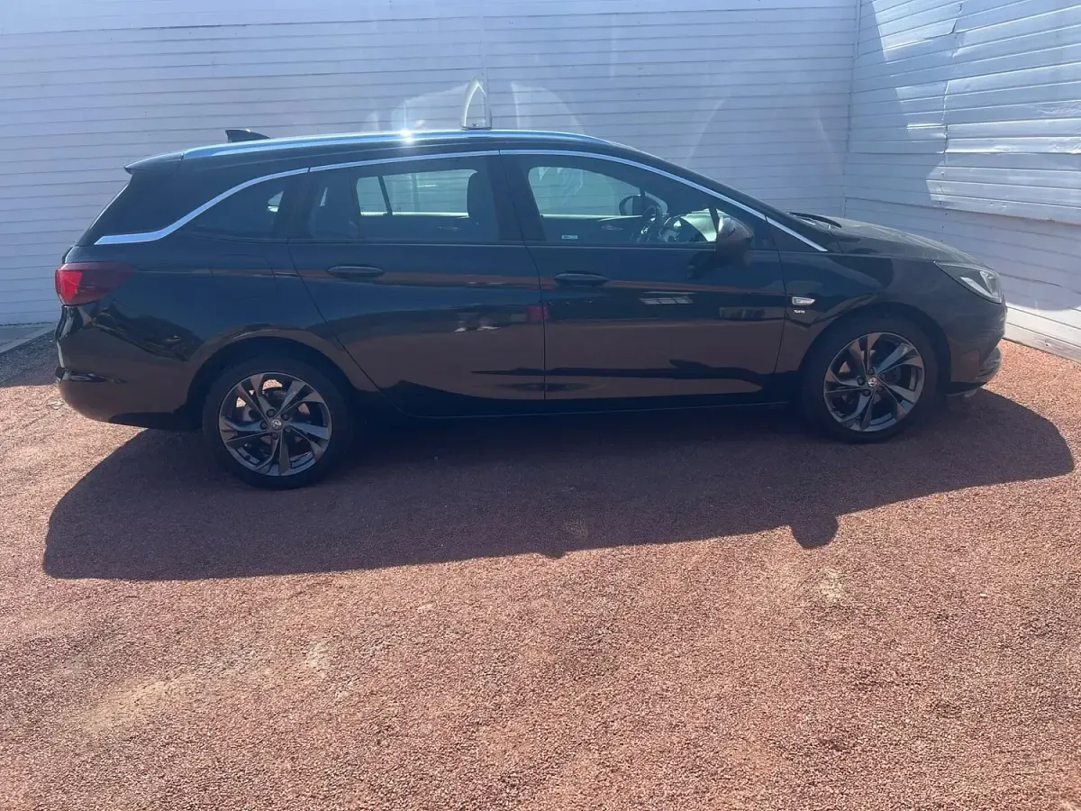 Used Vauxhall Astra SRi 150 HP (110 kW) 2016 Black Estate