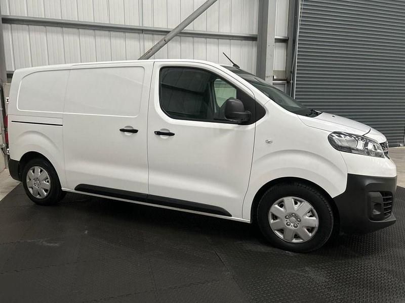 Used Vauxhall Vivaro Edition 2021 White MPV
