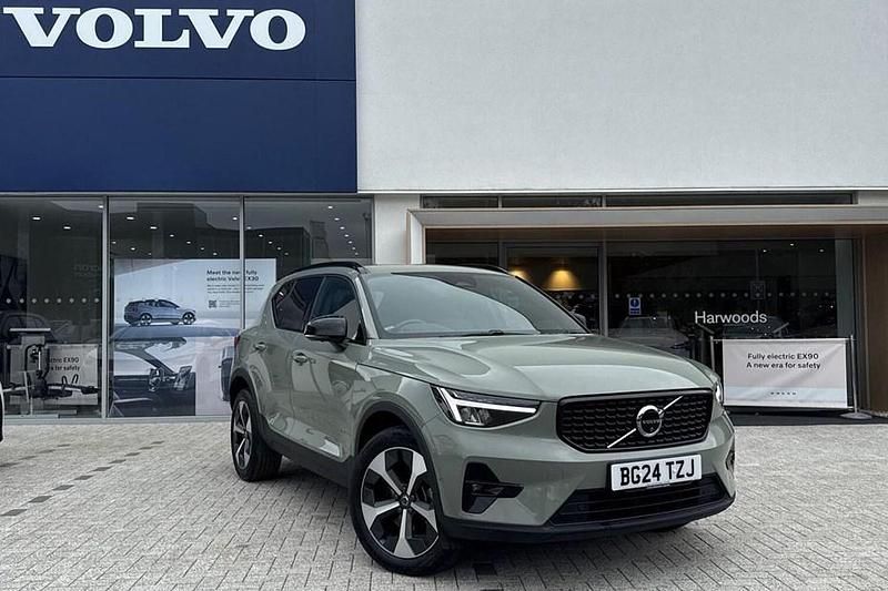Green Used 2024 Volvo XC40 Plus SUV | £32,480 (Fair price) - Image 1/1