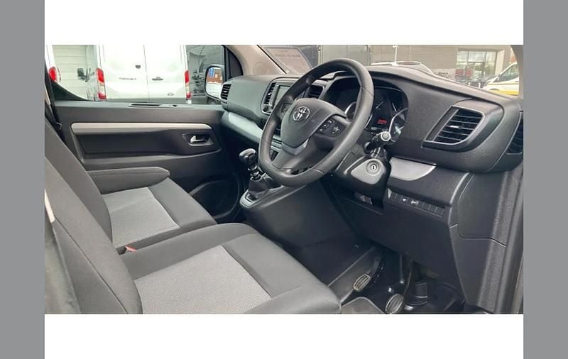 Used Toyota Proace Verso 150 HP (110 kW) 2018 Grey Estate