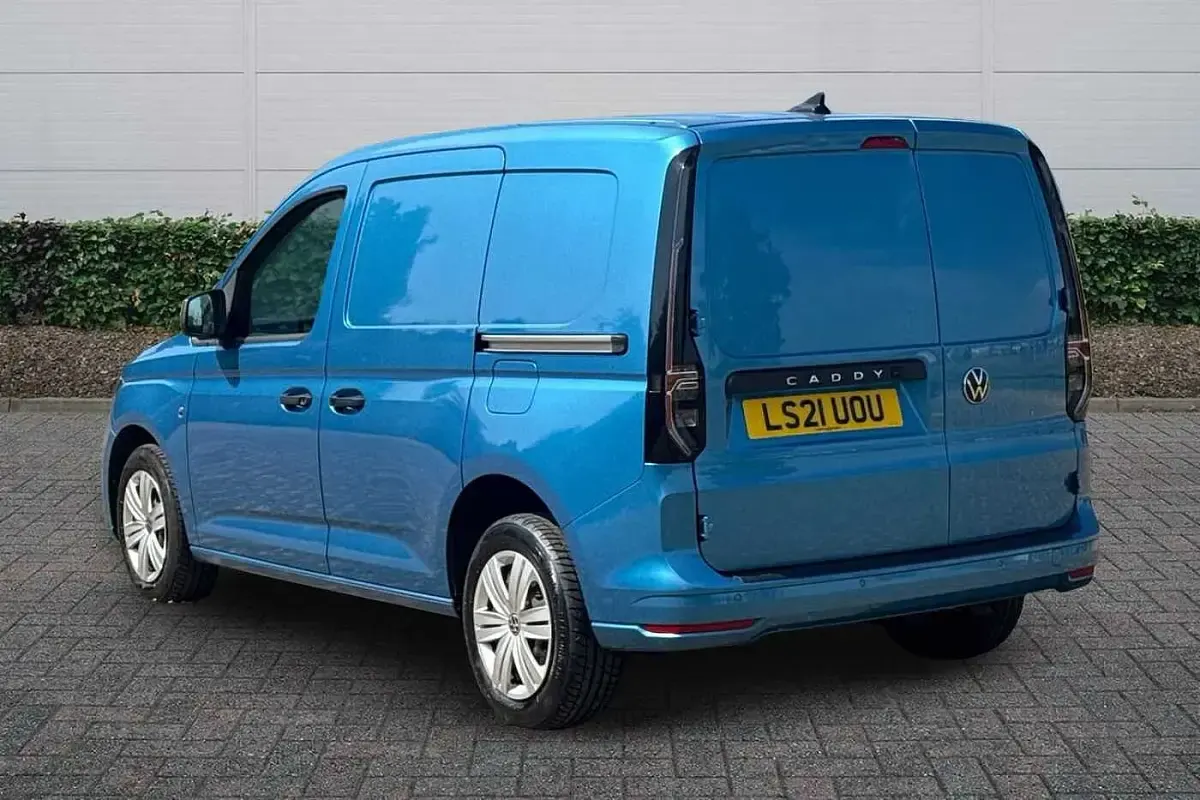 Used VW Caddy 114 HP (83 kW) 2021 Blue MPV