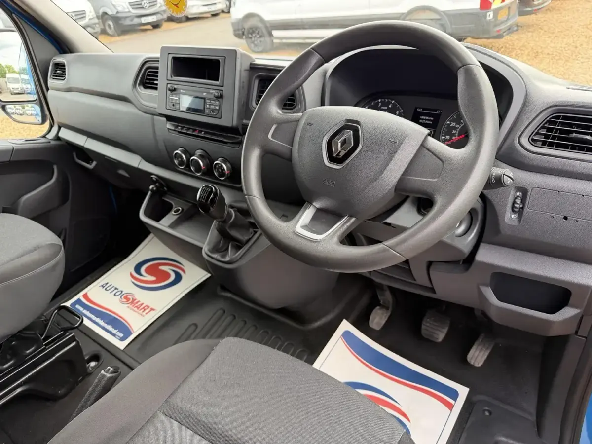 Used Renault Master Business 150 HP (110 kW) 2021 Blue MPV