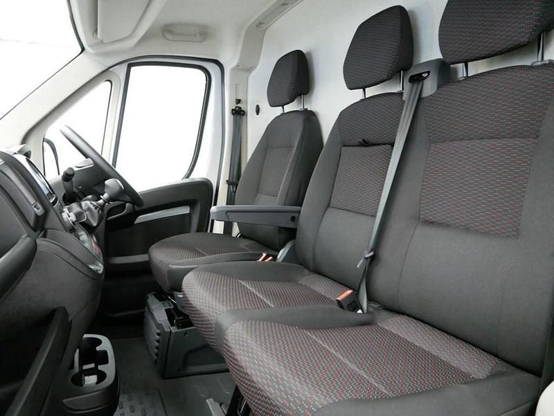 Used Citroën Relay 140 HP (102 kW) 2023 White Van