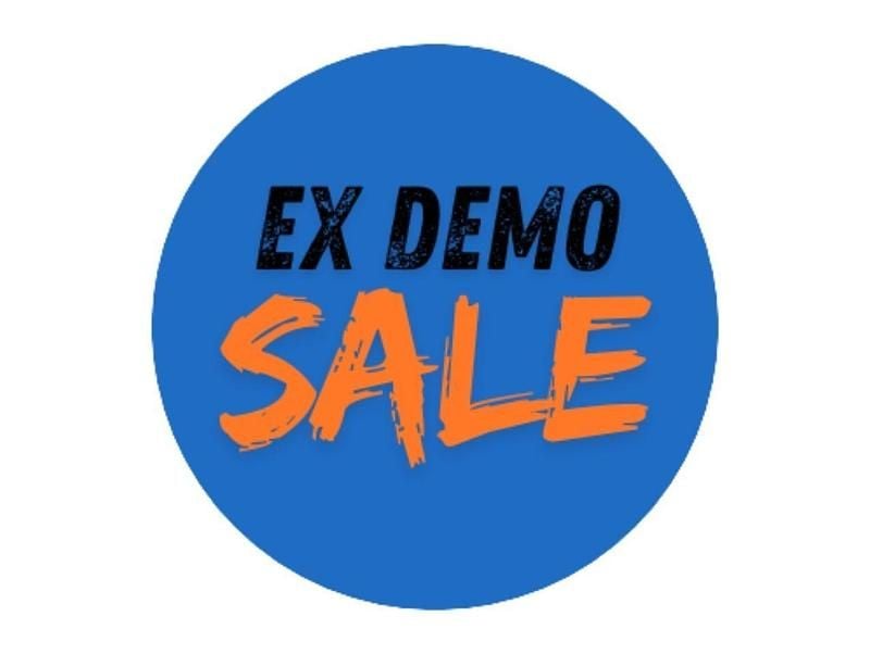 Green New 2025 Subaru Outback Estate | £43,490 - Image 1/4