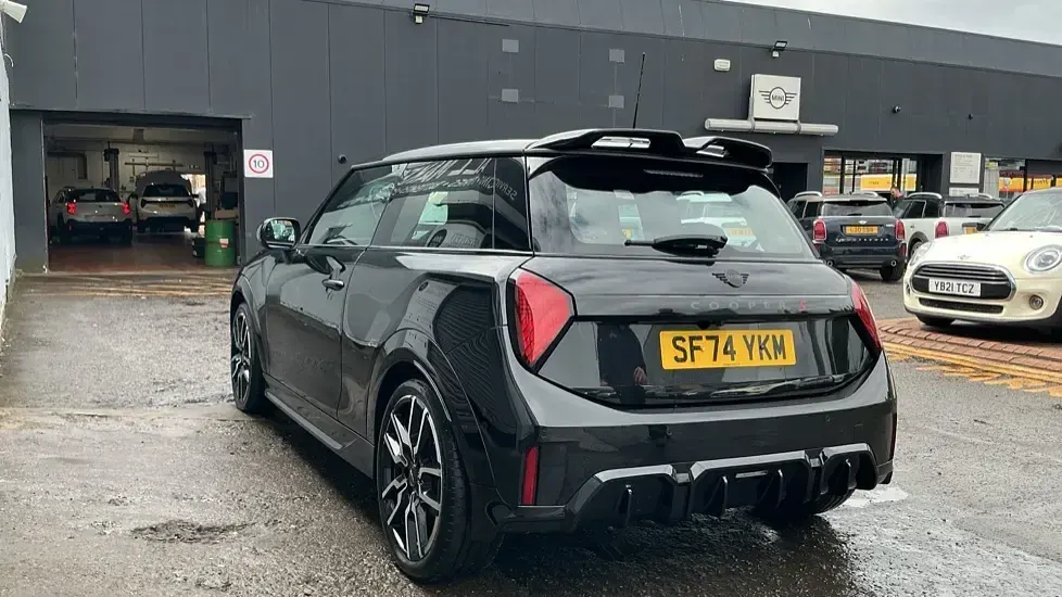 Used Mini Cooper S Hatch 201 HP (147 kW) 2024 Black Hatchback