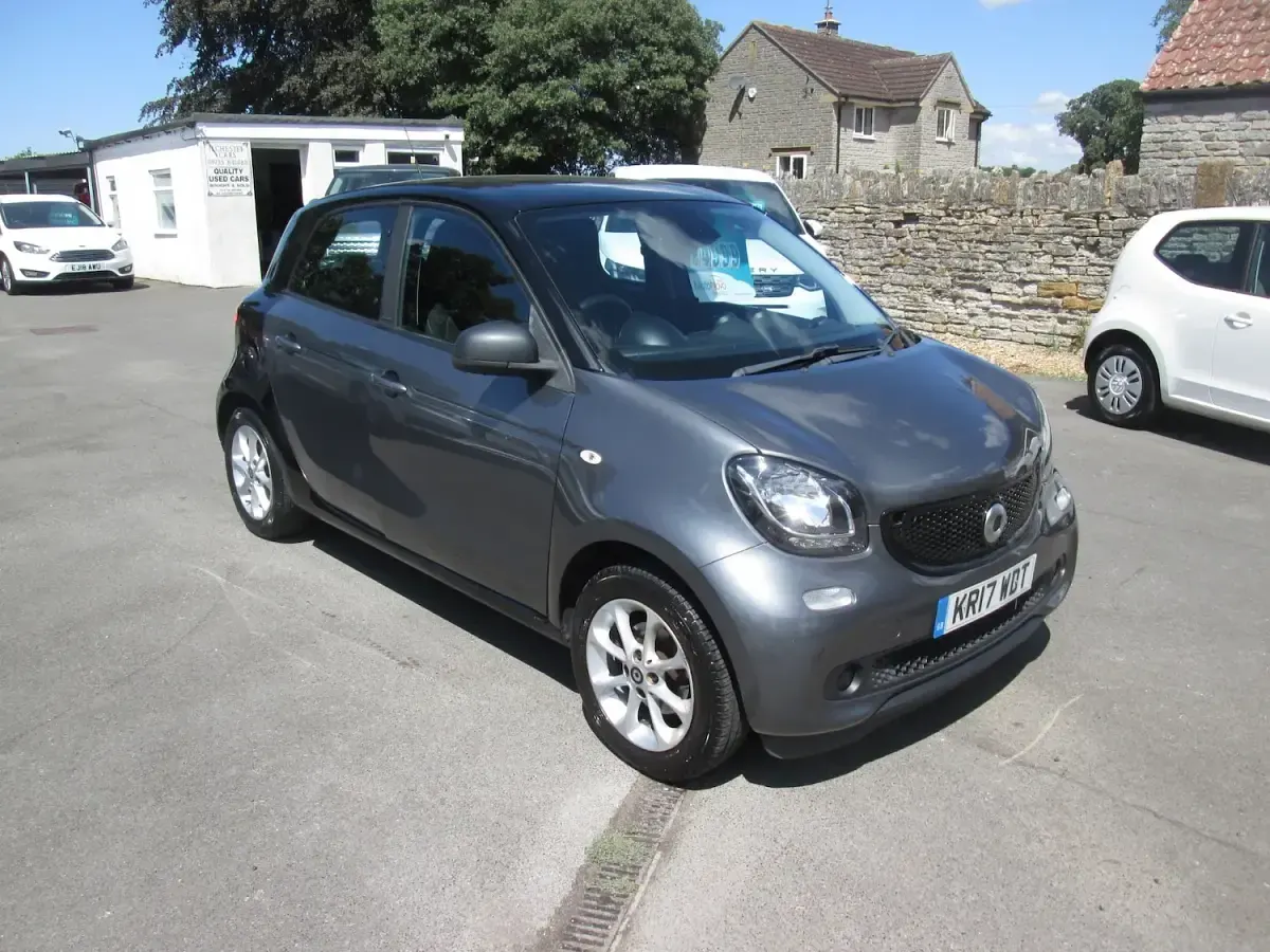 Used Smart ForFour Passion 71 HP (52 kW) 2017 Grey Hatchback