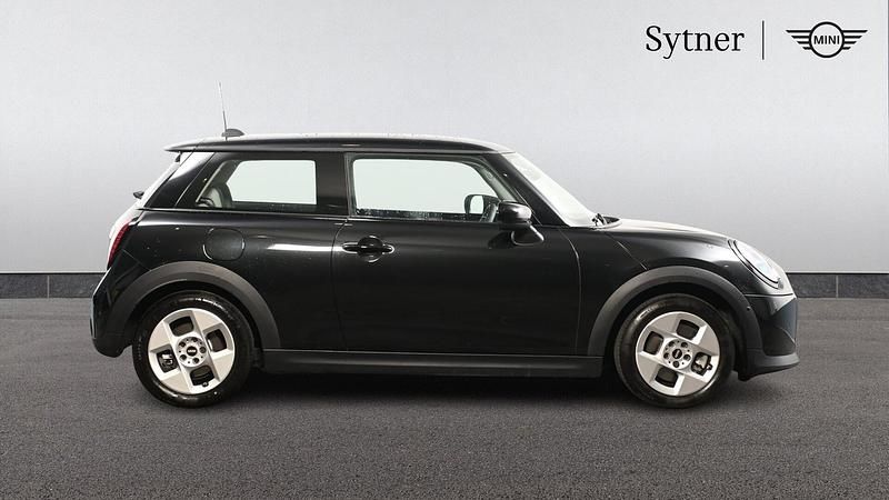 Used Mini Cooper Hatch 154 HP (113 kW) 2024 Black Hatchback