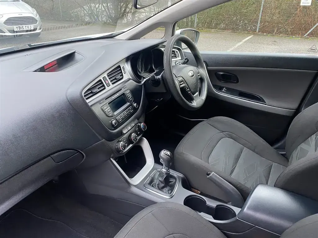 Used Kia Ceed 2013 Silver Hatchback