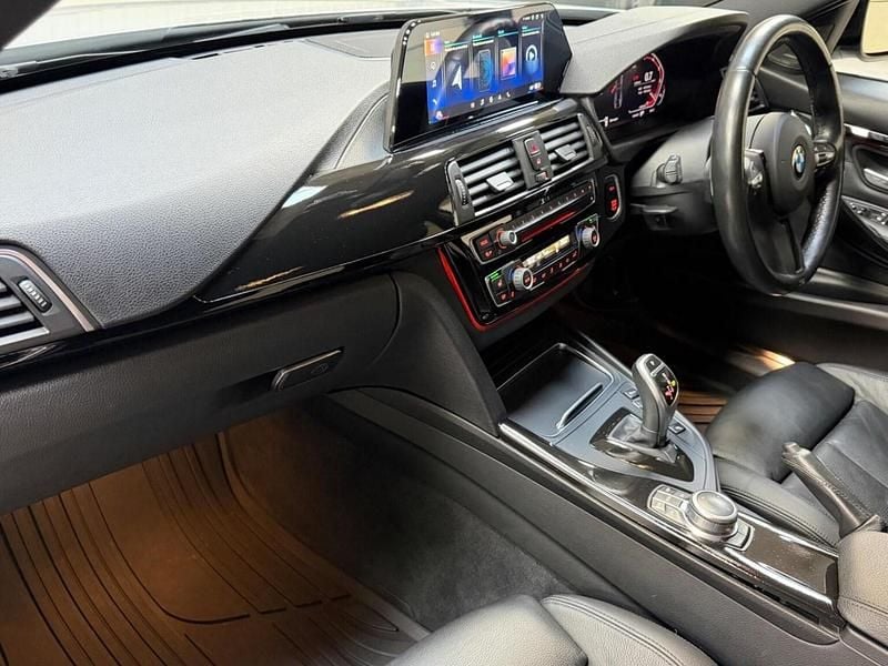 Begagnad BMW 320 M Sport 2019 Silver Sedan