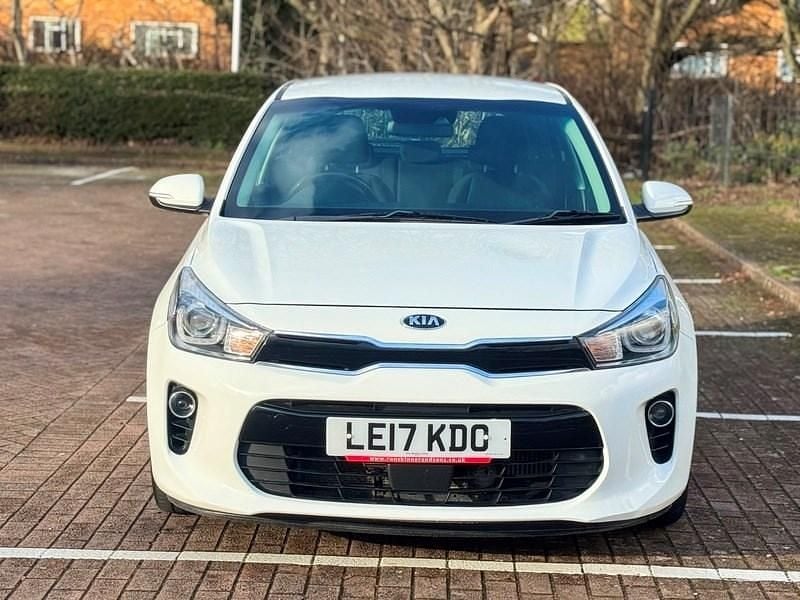 Used Kia Rio 99 HP (72 kW) 2017 White Hatchback