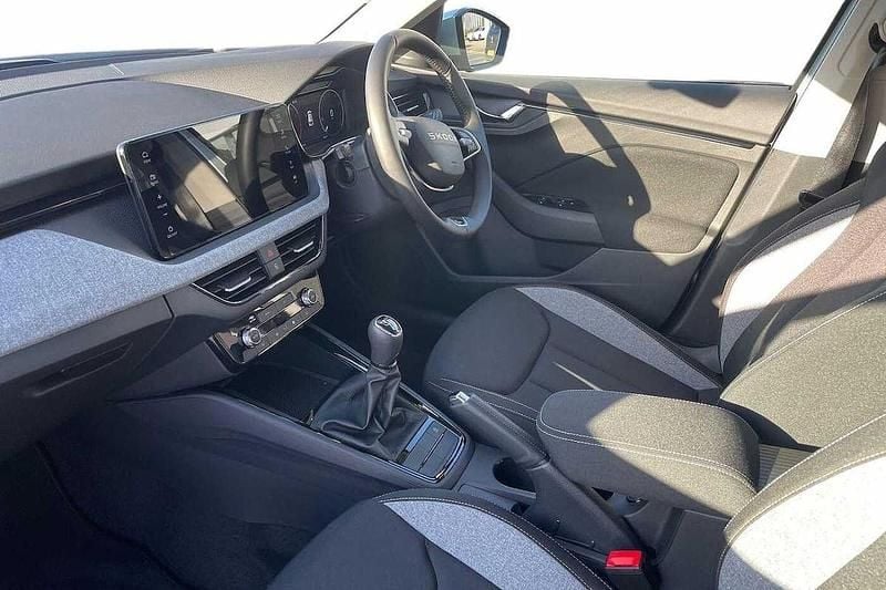 New Skoda Kamiq SE 70 HP (51 kW) 2025 Silver SUV