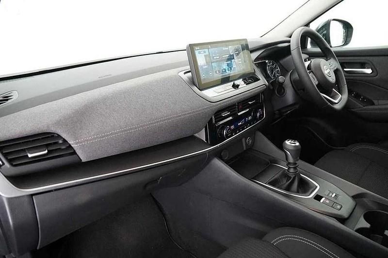 New Nissan Qashqai Acenta Premium 138 HP (101 kW) 2025 Grey SUV