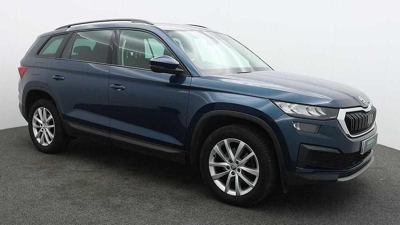Petrol blue metallic Used 2022 Skoda Kodiaq SE SUV | £21,990 (Super price) - Image 1/4