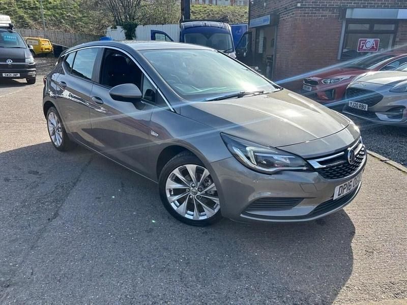 Used Vauxhall Astra Design Edition 125 HP (91 kW) 2016 Grey Hatchback