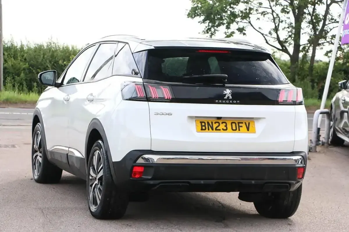 Used Peugeot 3008 Allure+ 129 HP (94 kW) 2023 White SUV