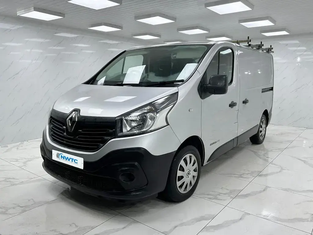 Used Renault Trafic Business 2015 Silver MPV