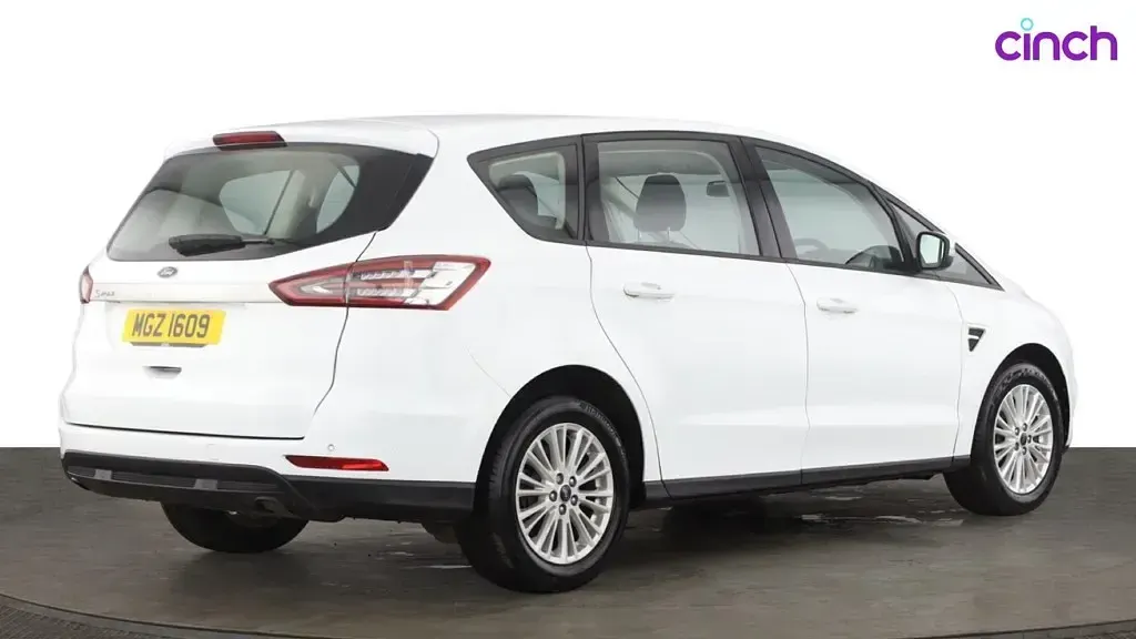 Used Ford S-MAX Zetec 2019 White MPV