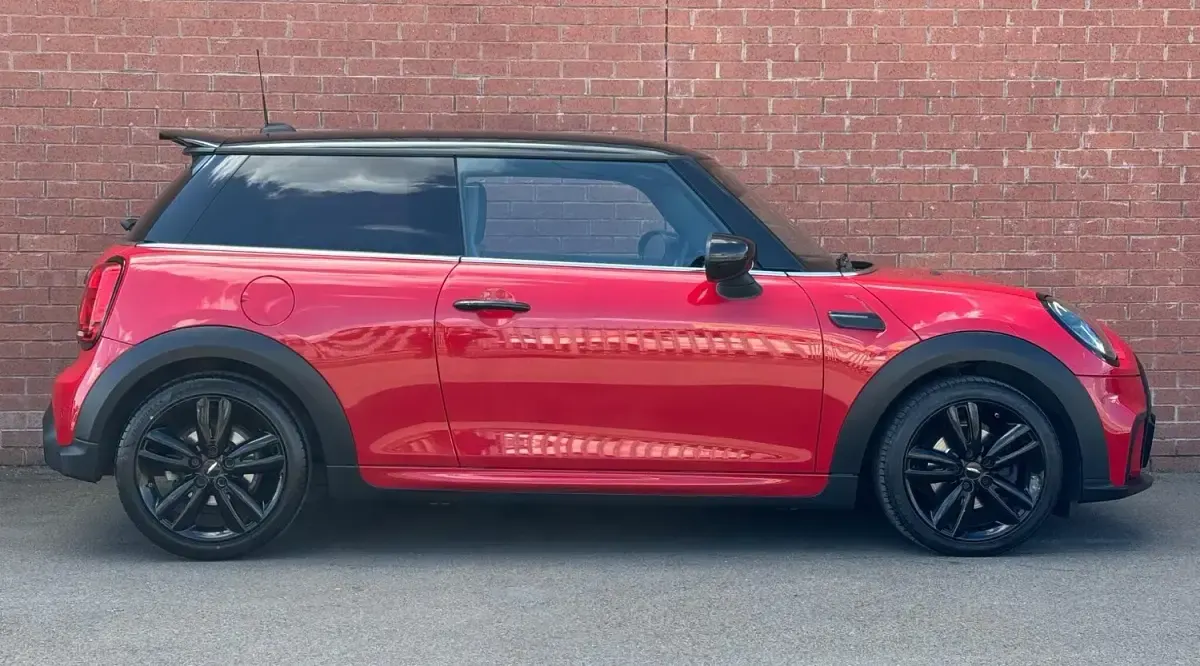 Used Mini Cooper Hatch 136 HP (100 kW) 2022 Red Hatchback