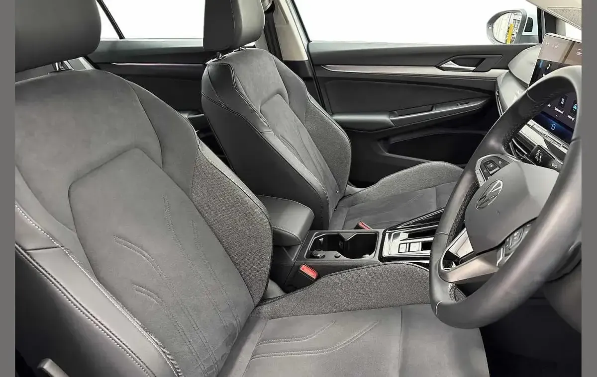 Używany VW Golf VIII Style 200 KM (147 kW) 2025 Niebieski Hatchback