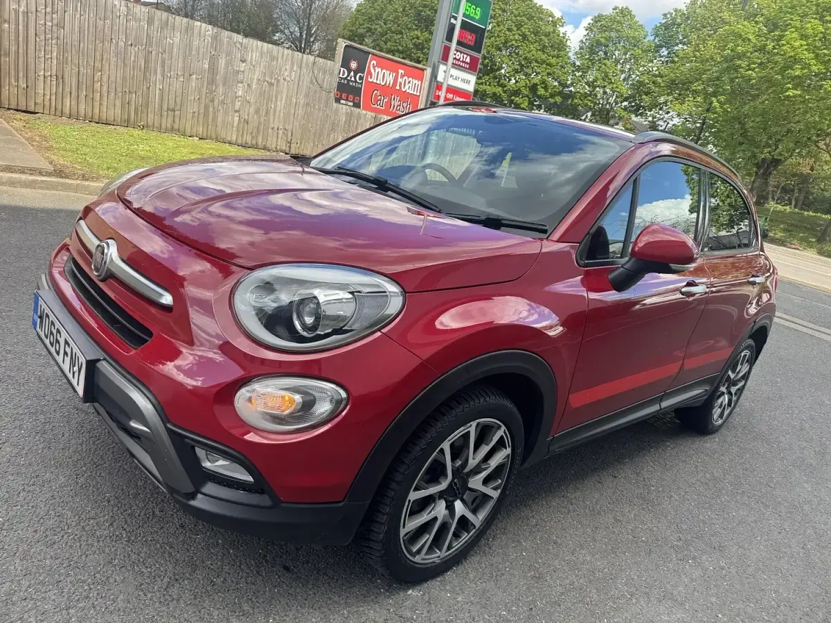 Used Fiat 500X Cross Plus 140 HP (102 kW) 2016 Red SUV