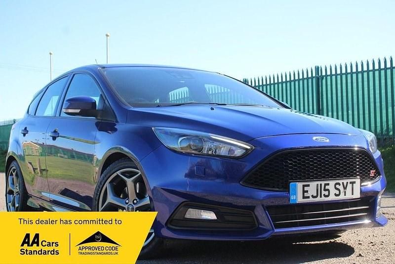 Used Ford Focus ST 185 HP (136 kW) 2015 Blue Hatchback