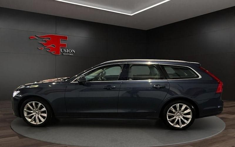 Used Volvo V90 Momentum 190 HP (139 kW) 2019 Blue Estate
