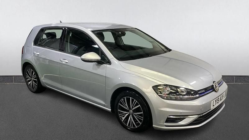 Used VW Golf VII SE 130 HP (95 kW) 2019 Silver Hatchback