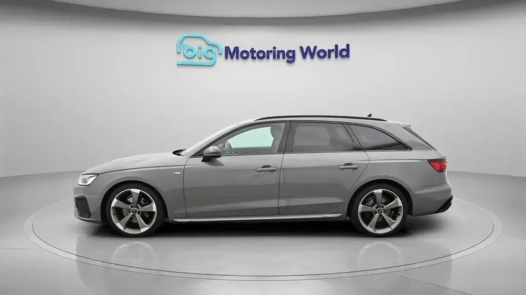 Usado Audi A4 Black Edition 150 CV (110 kW) 2021 Gris Familiar