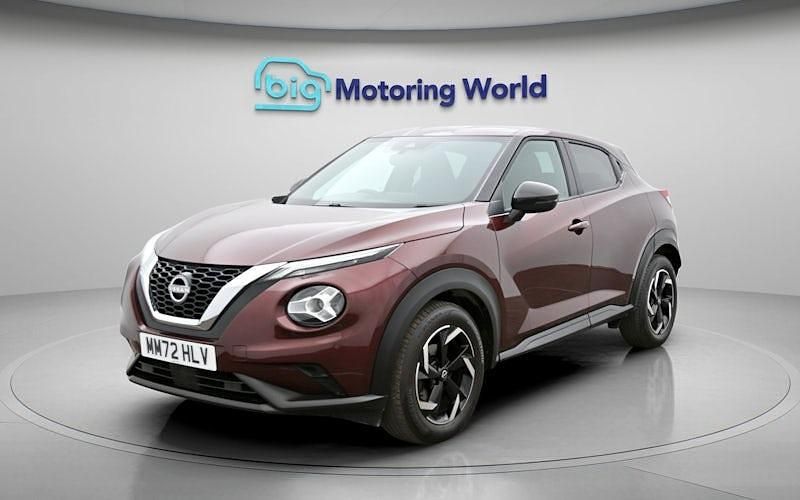 Used Nissan Juke N-Connecta 114 HP (83 kW) 2023 Red SUV