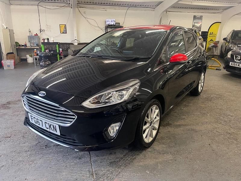 Used Ford Fiesta Titanium 100 HP (73 kW) 2017 Black Hatchback