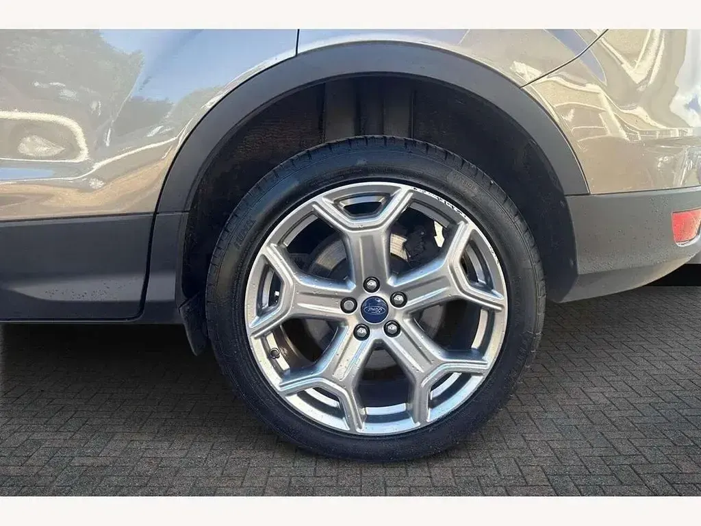 Used Ford Kuga Titanium 150 HP (110 kW) 2019 Silver SUV