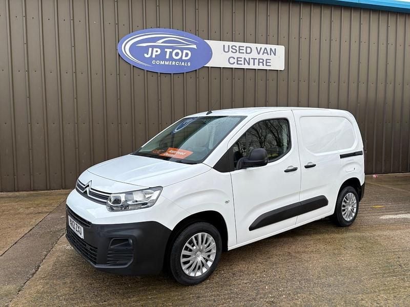 Used Citroën Berlingo 75 HP (55 kW) 2021 White MPV