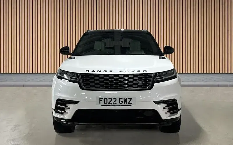 Used Land Rover Range Rover Velar HSE Dynamic 300 HP (220 kW) 2022 Ostuni pearl white SUV