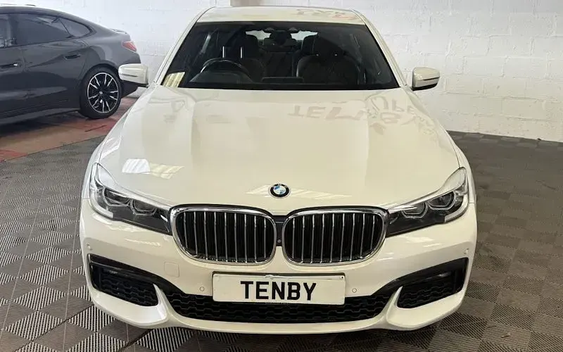 Used BMW 740 M Sport 320 HP (235 kW) 2019 Sedan