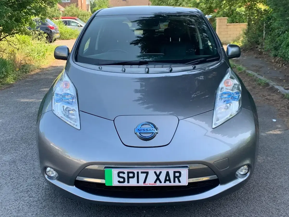 Used Nissan Leaf Tekna 80 kW (109 HP) 2017 Grey Hatchback