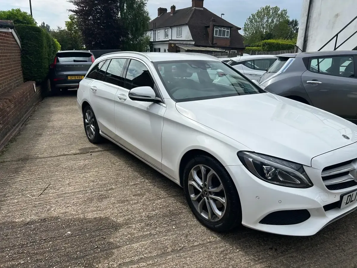 Used Mercedes C220 167 HP (122 kW) 2017 White Estate
