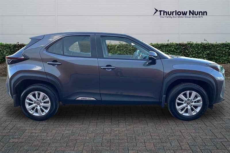 Used Toyota Yaris Cross 116 HP (85 kW) 2025 Grey SUV