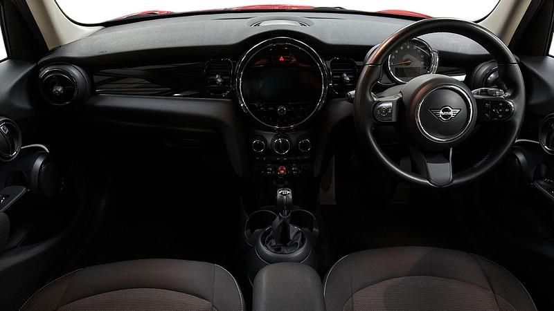 Used Mini Cooper Classic 134 HP (98 kW) 2022 Red Hatchback