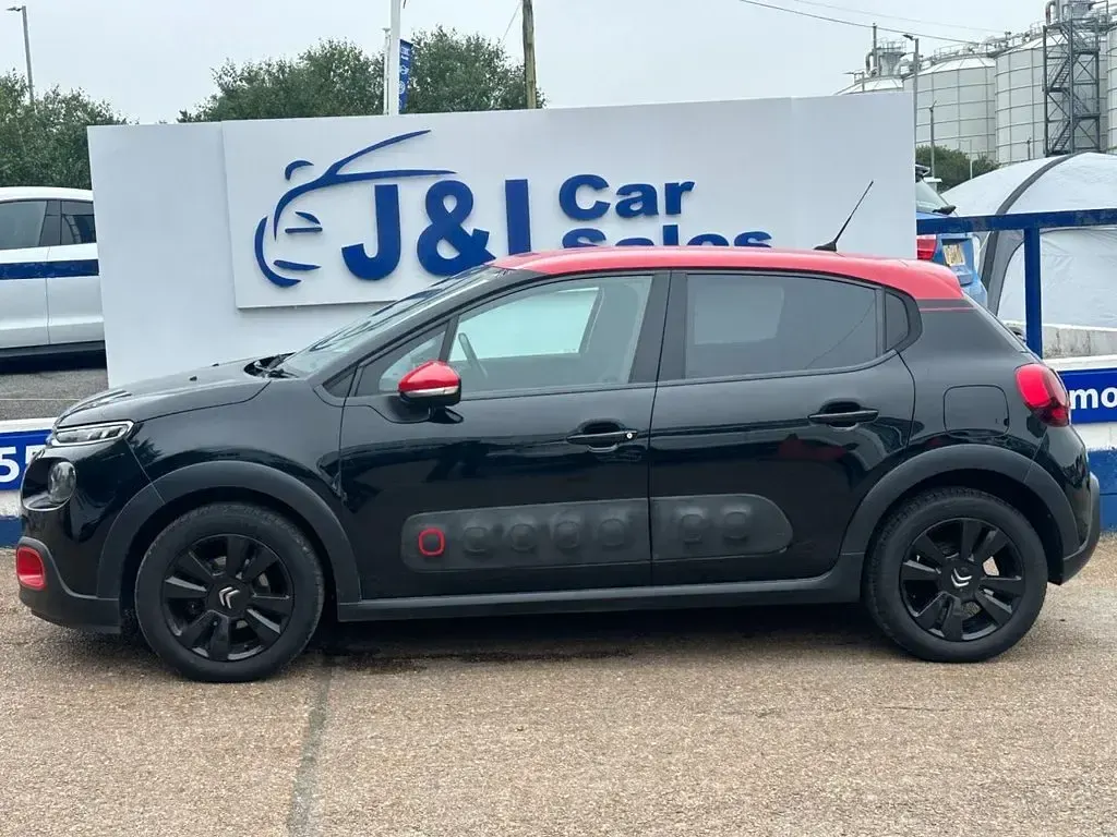 Used Citroën C3 Flair 82 HP (60 kW) 2018 Black Hatchback